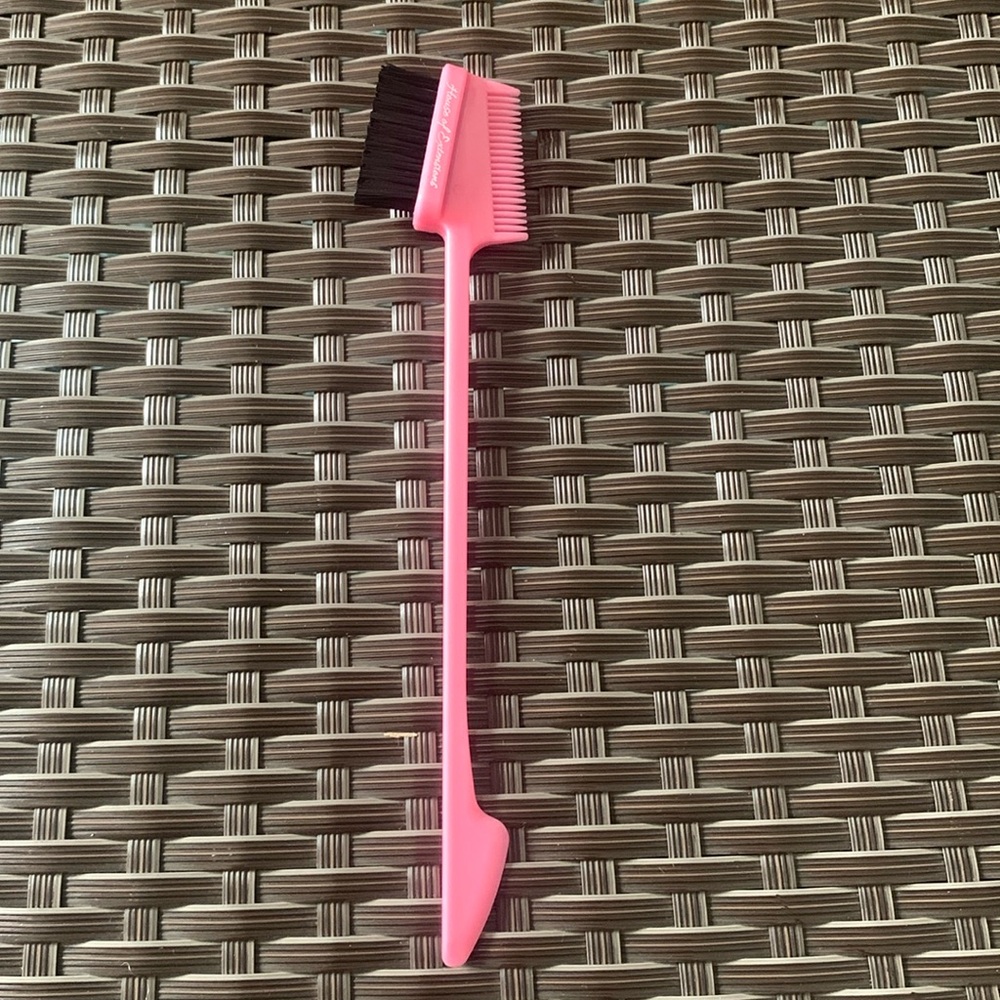 Hard Teasing Brush